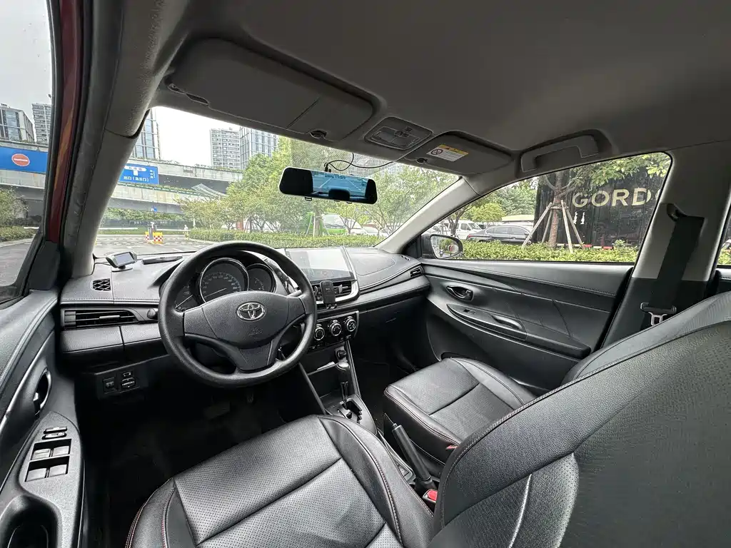 Toyota Yaris L — миниатюра 12