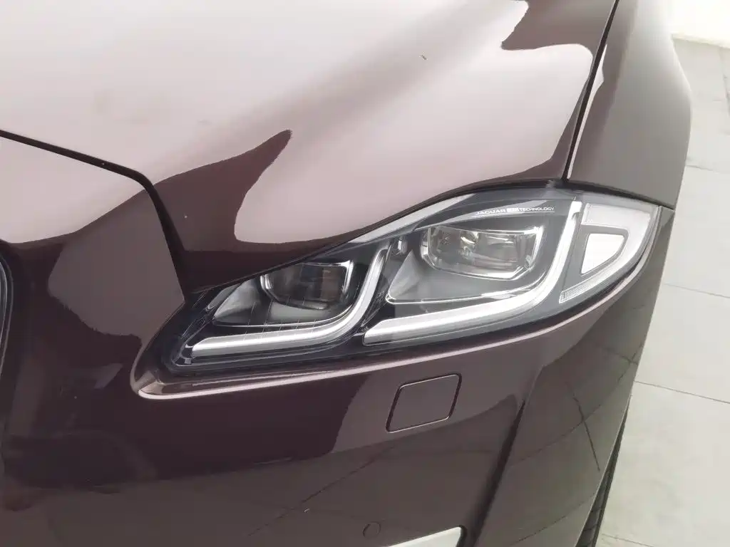 Jaguar XJ — миниатюра 7