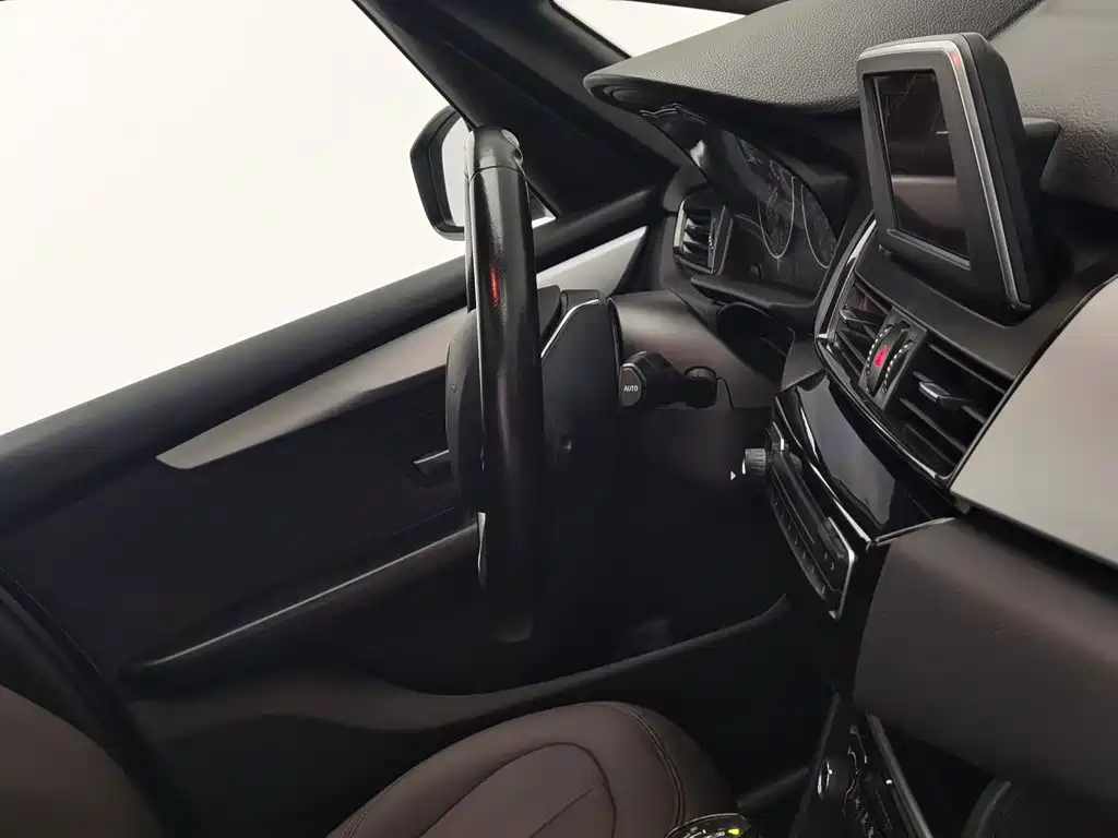 BMW 2 Series Active Tourer — миниатюра 22