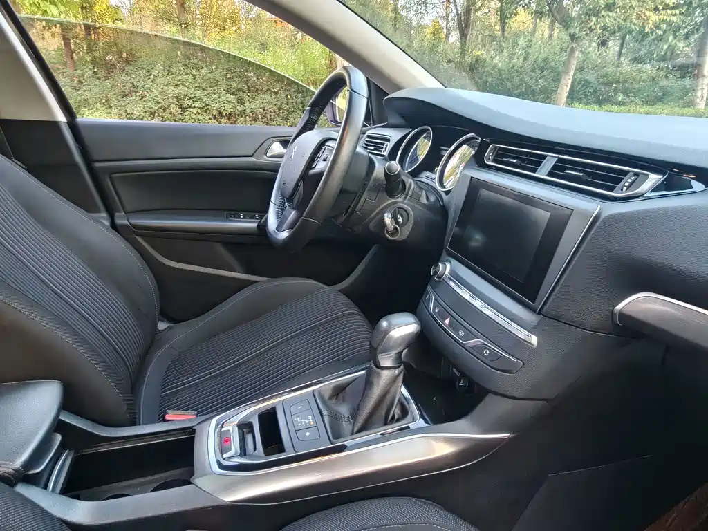 Peugeot 408 — миниатюра 13