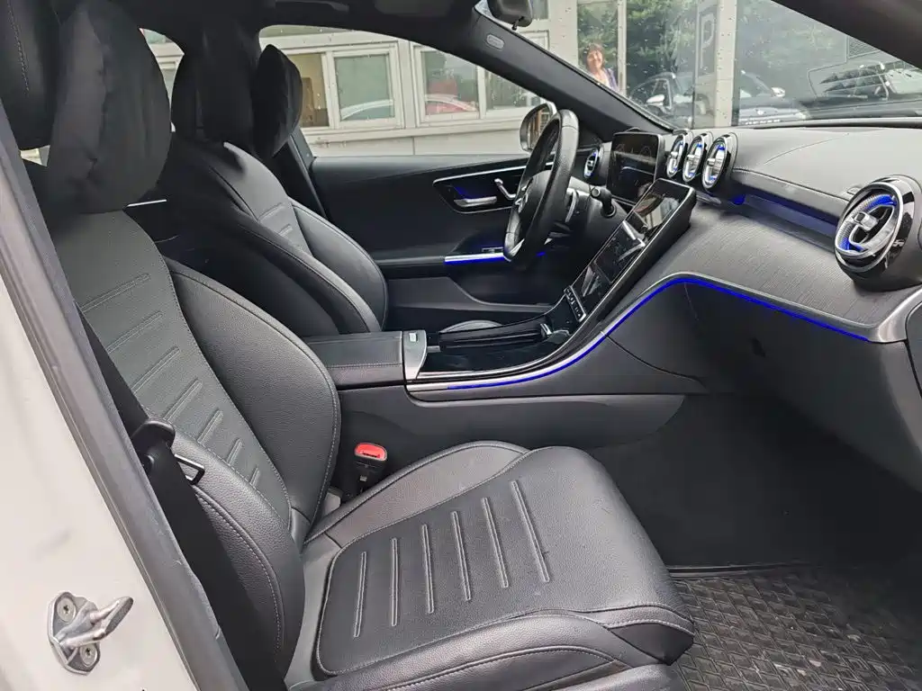 Mercedes-Benz C-Class — миниатюра 11