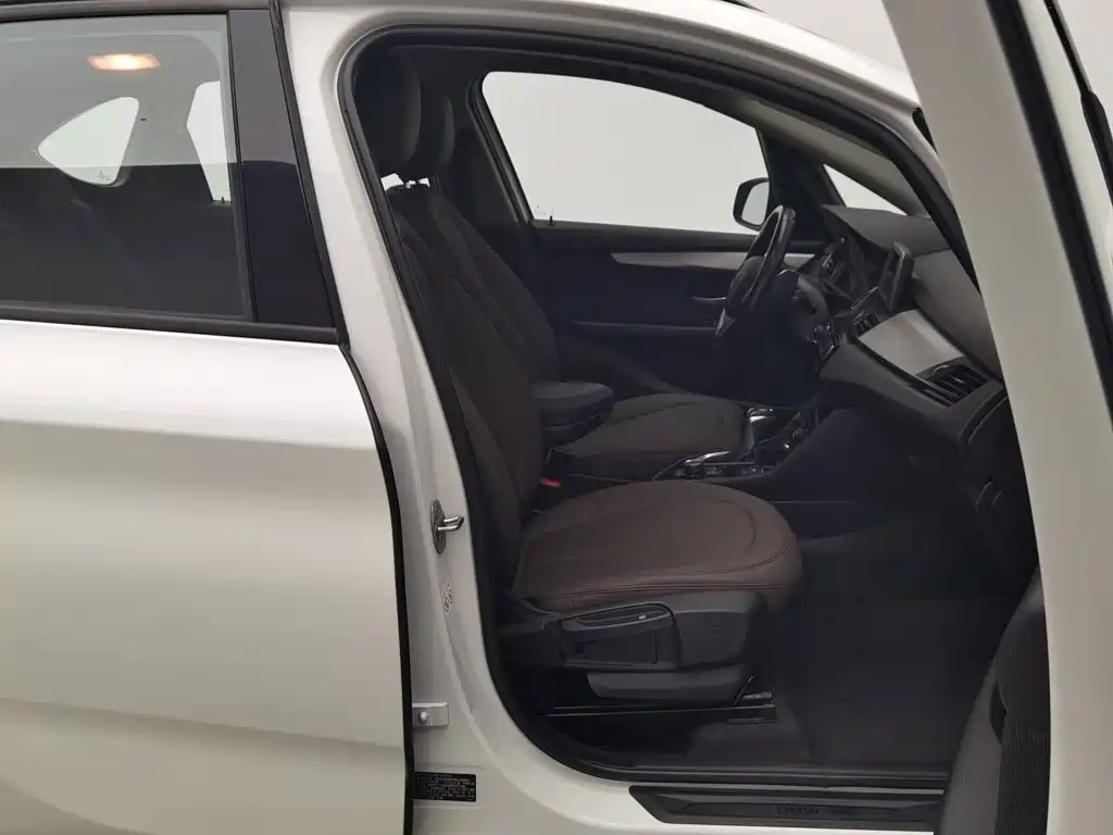 BMW 2 Series Active Tourer — миниатюра 23