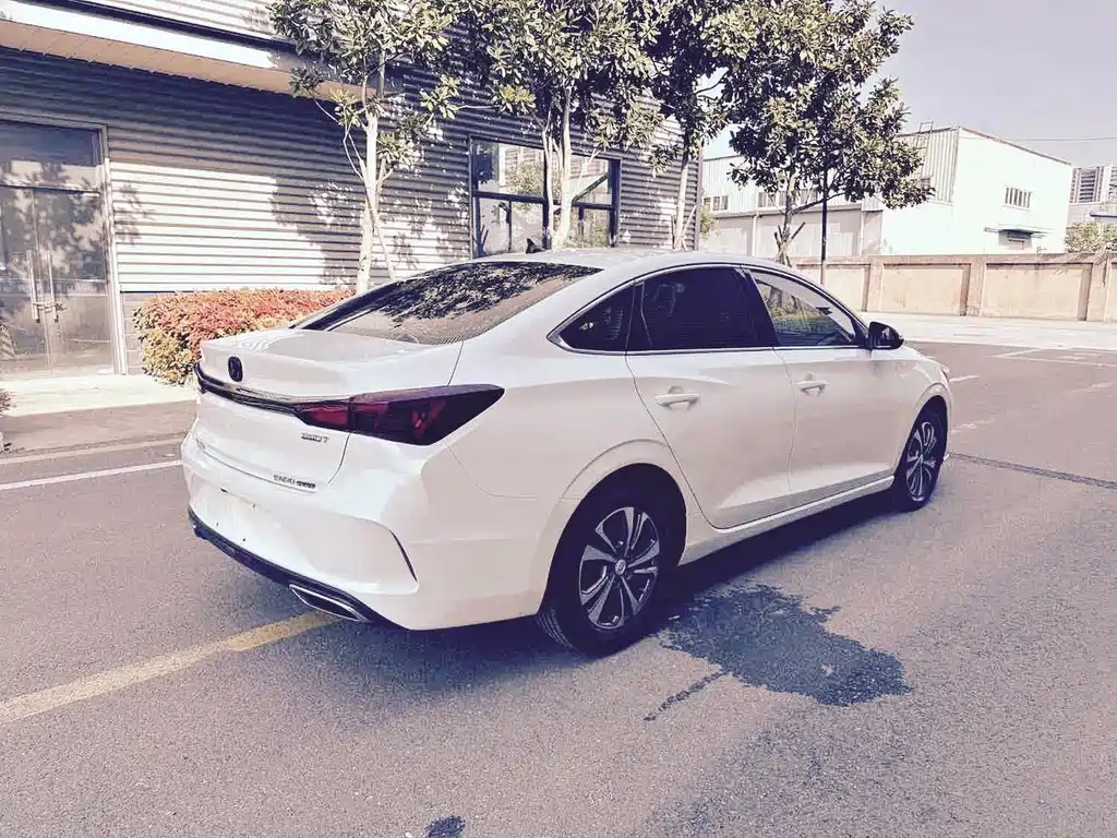 Changan Eado — миниатюра 4