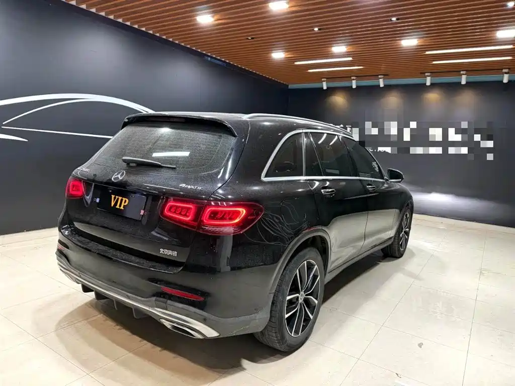 MERCEDES-BENZ GLC