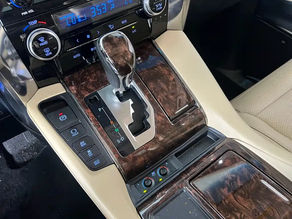 Toyota Alphard 2021 2.5L Luxury