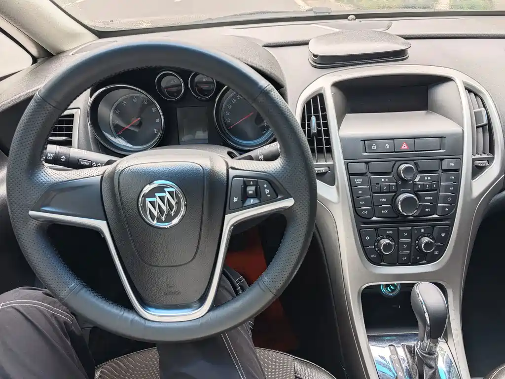 Buick Excelle — миниатюра 13