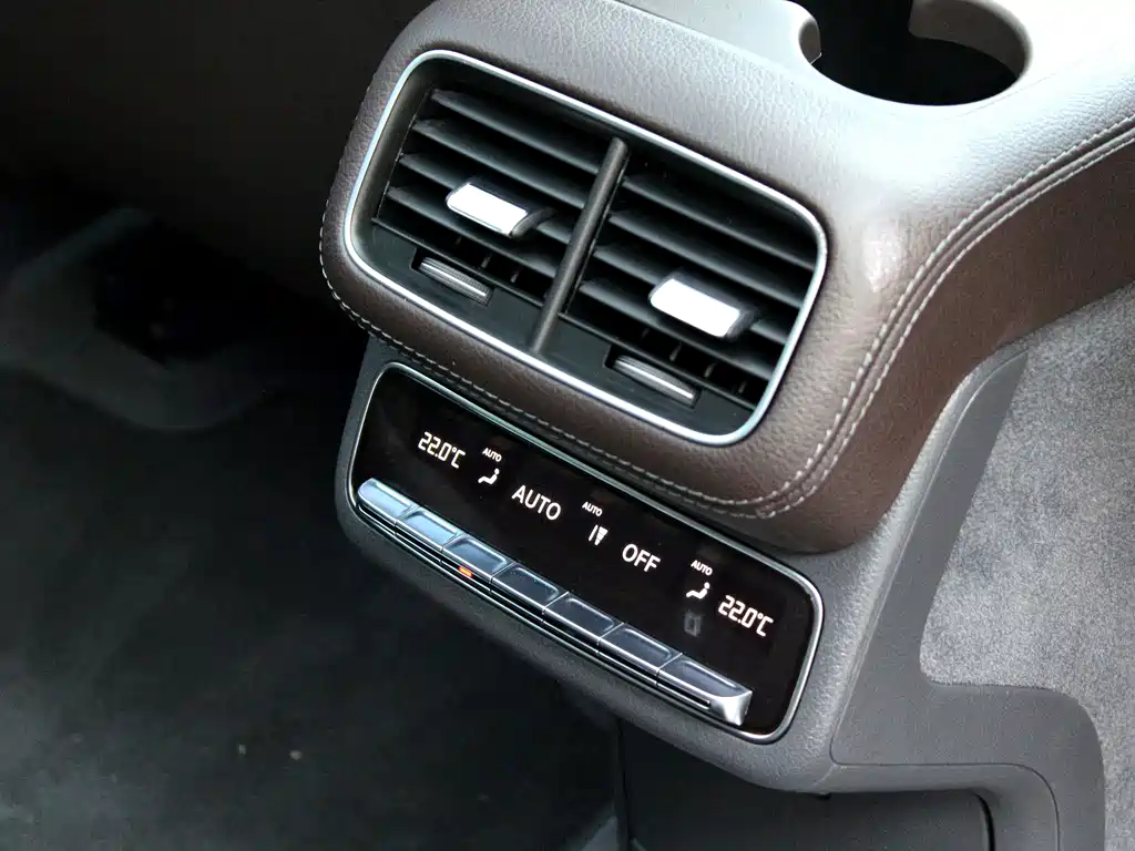 Mercedes-Benz GLS — миниатюра 25
