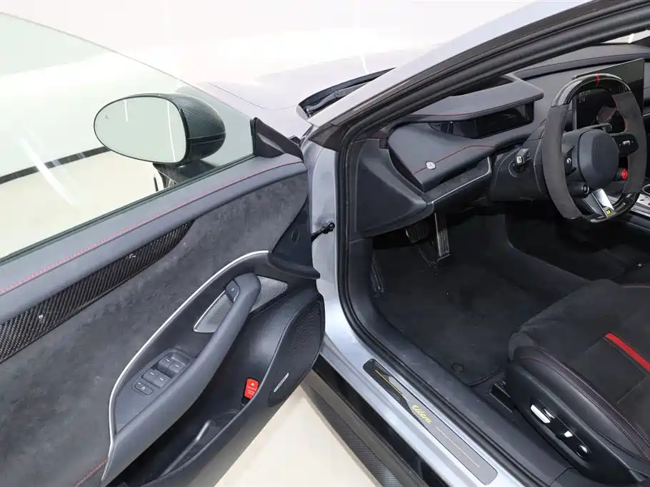 XIAOMI CAR XIAOMI SU7 ULTRA