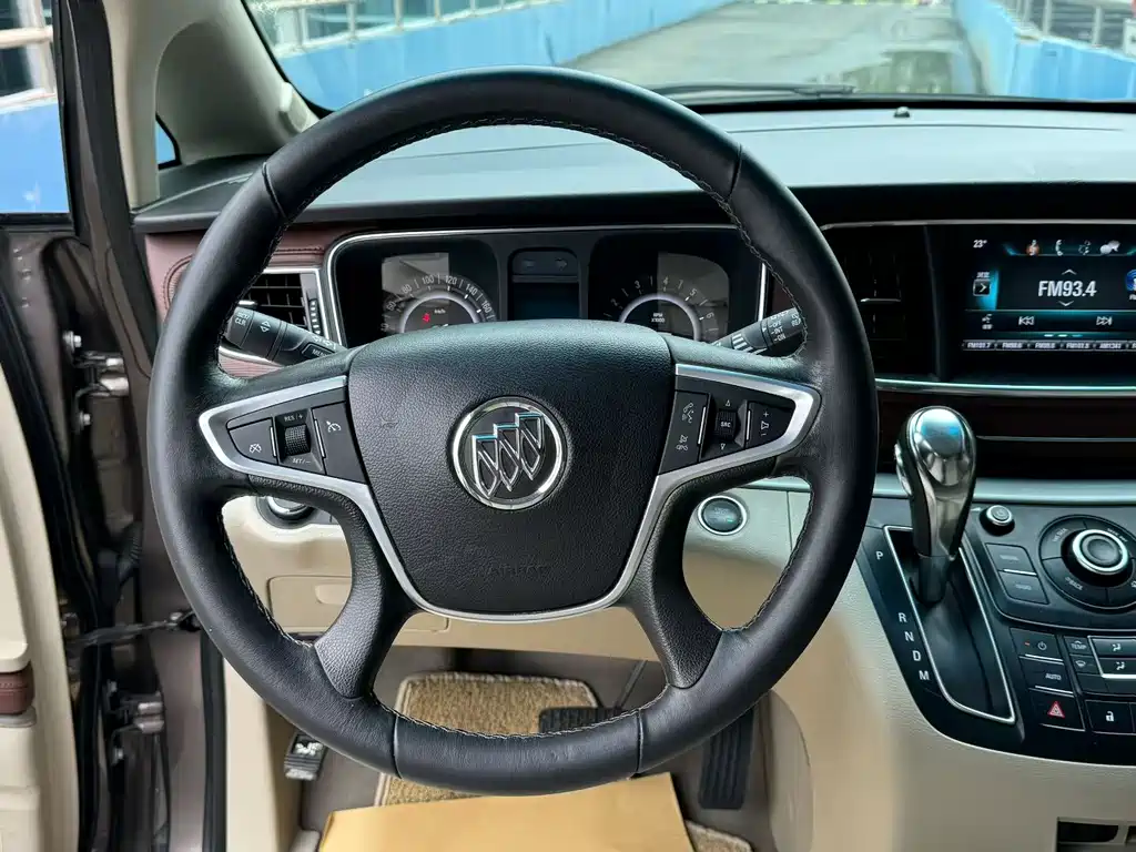 Buick GL8 — миниатюра 6