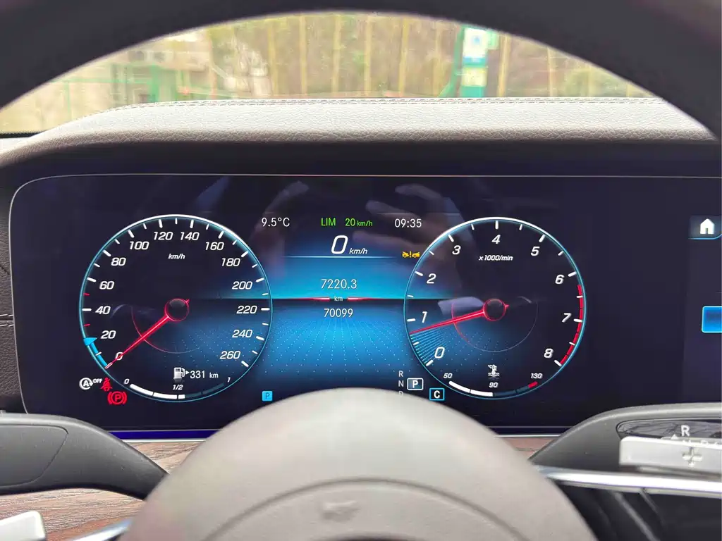 MERCEDES-BENZ E CLASS