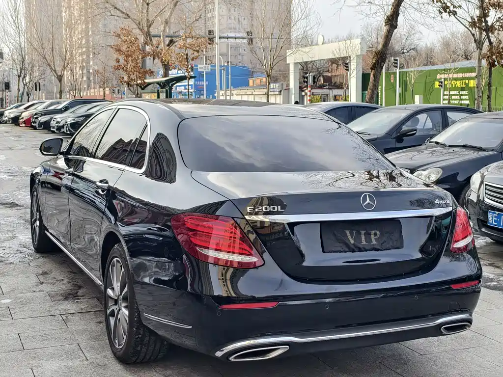 MERCEDES-BENZ E CLASS