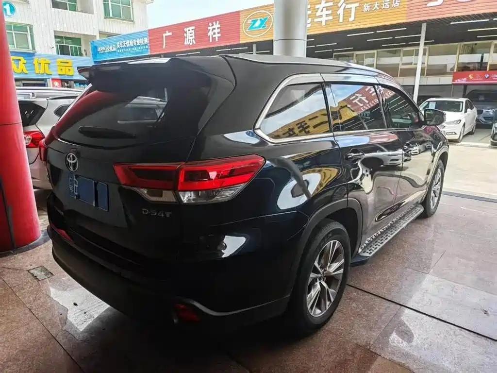 Toyota Highlander 2018 2.0T Elite 7 мест V