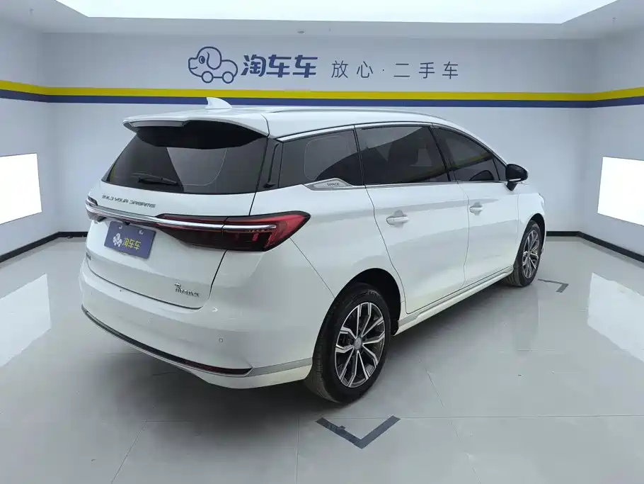 BYD MAX — миниатюра 3