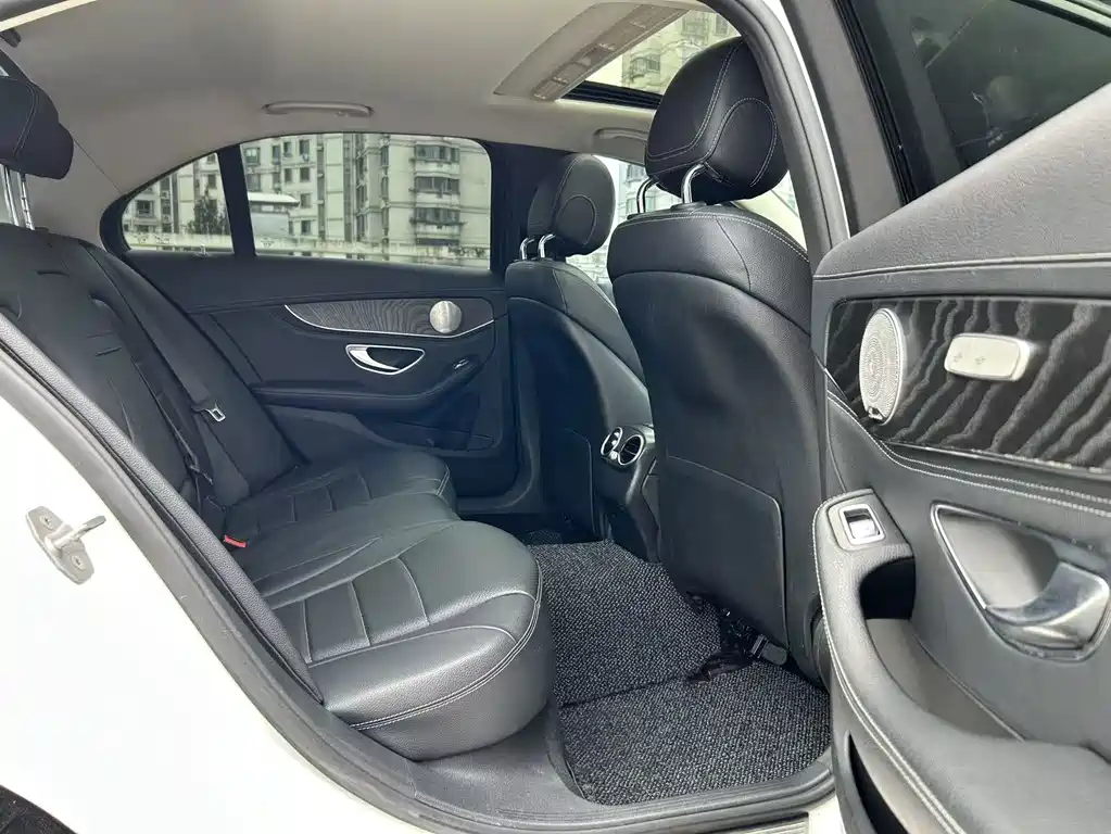 Mercedes-Benz C-Class — миниатюра 18