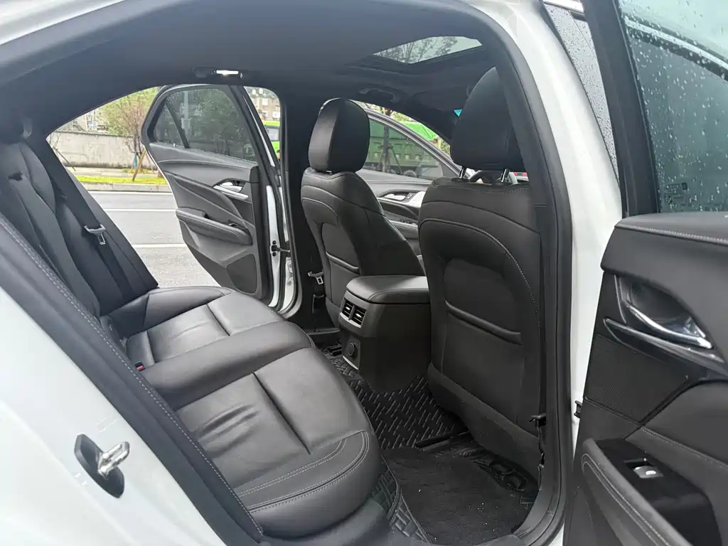 Cadillac CT4 — миниатюра 10