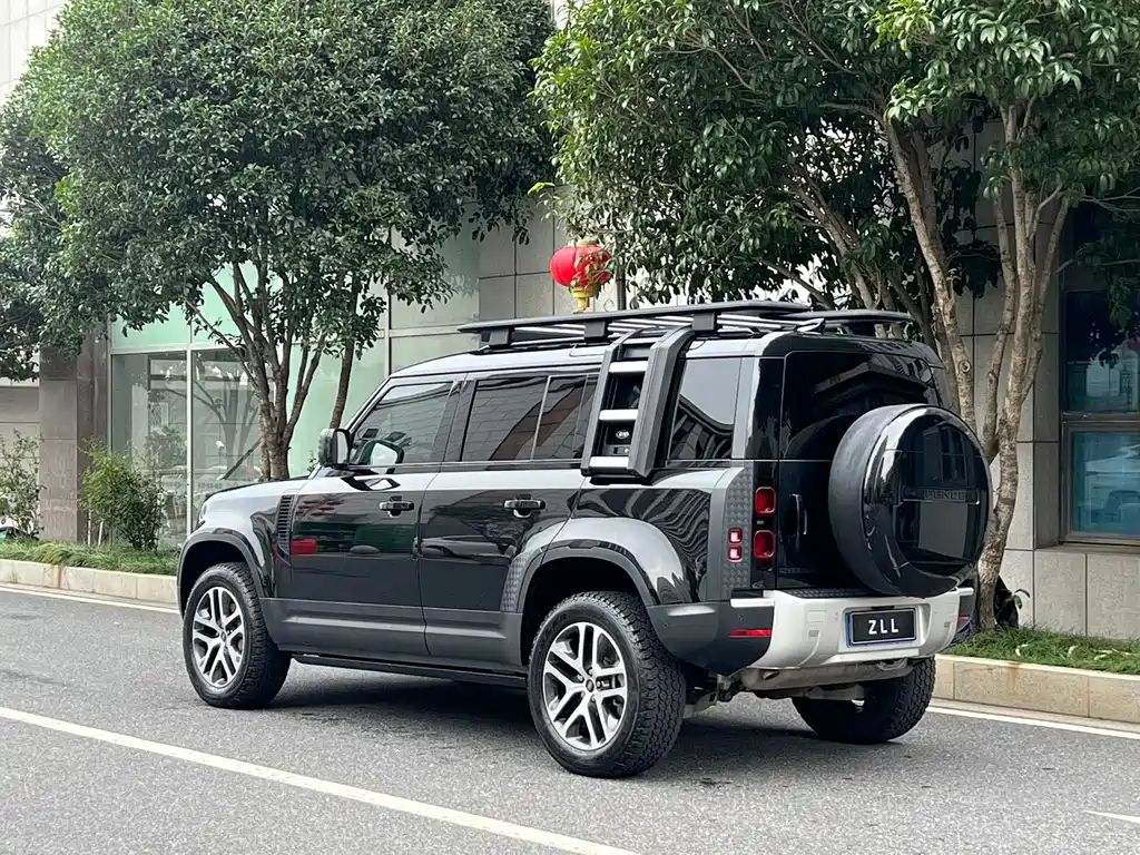 Land Rover Defender — миниатюра 3