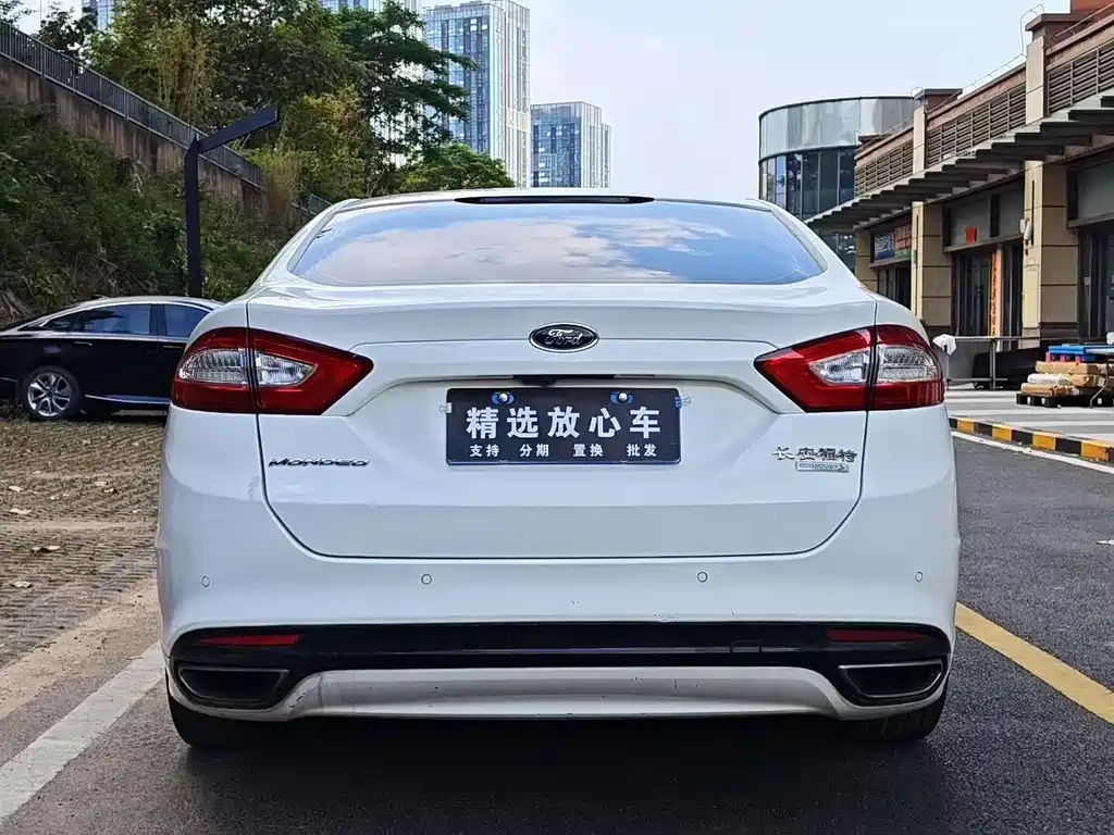 Ford Mondeo — миниатюра 8