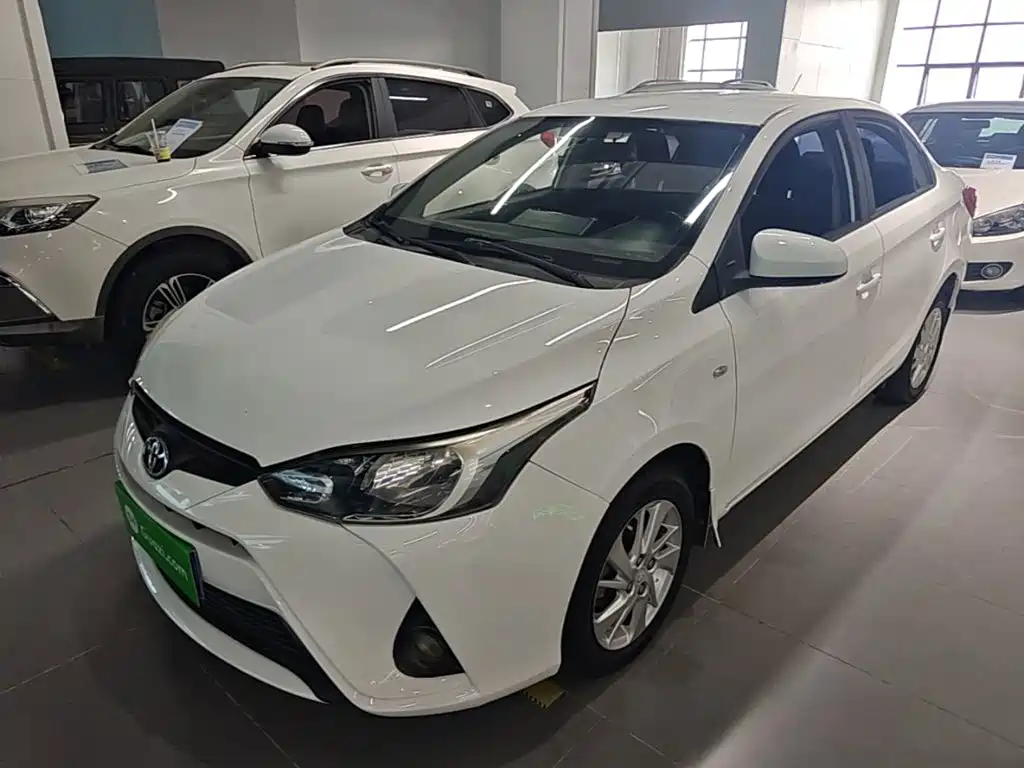 Toyota Yaris L — миниатюра 2