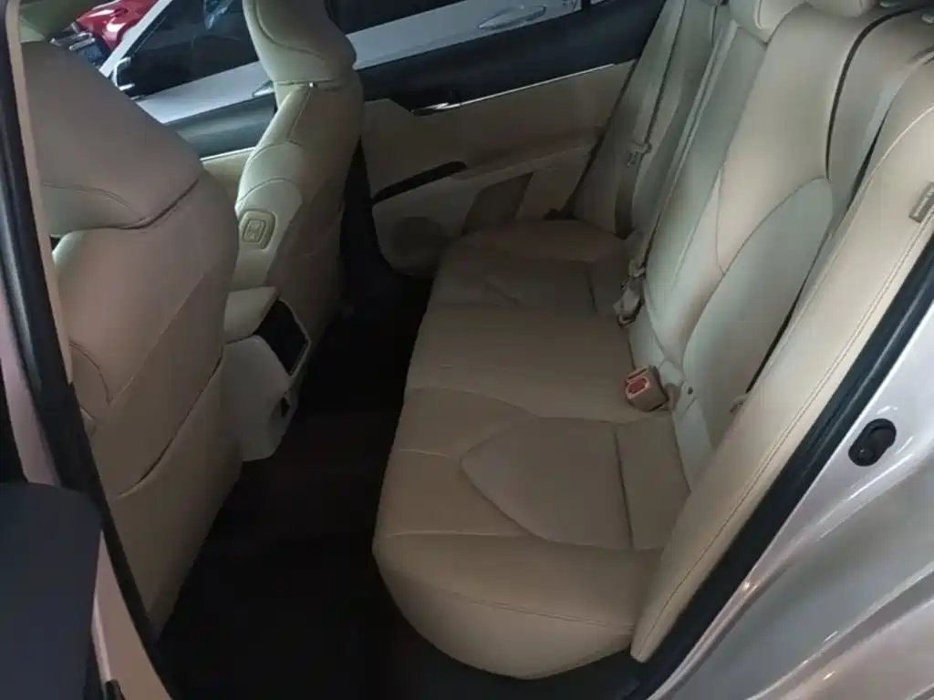 Toyota Camry — миниатюра 17