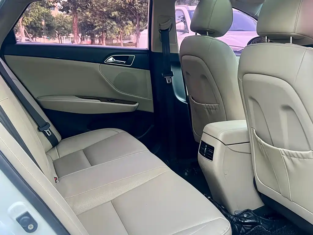 Hyundai Mistra — миниатюра 10