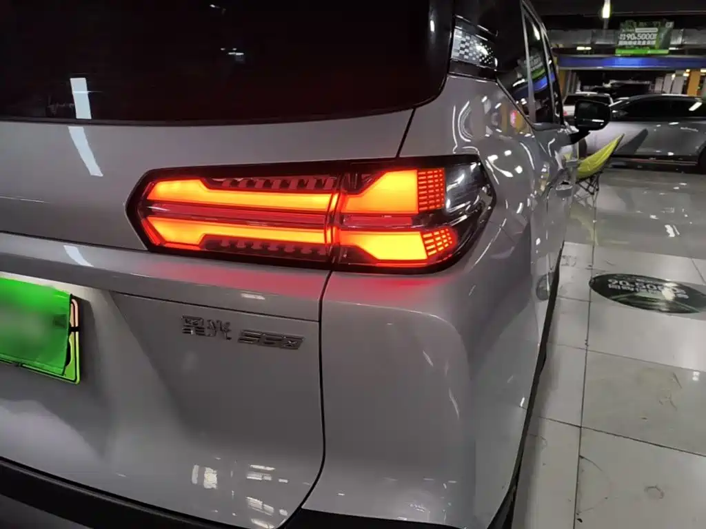 Wuling Xingguang 730 New Energy — миниатюра 8