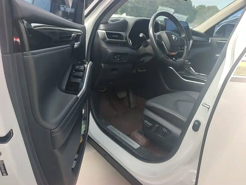 Toyota Highlander — миниатюра 16