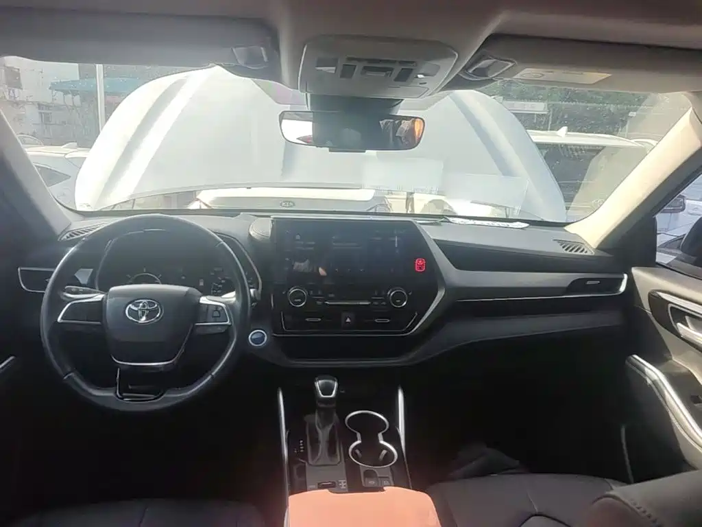 Toyota Highlander — миниатюра 10