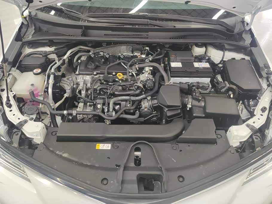 Toyota Corolla 1.5 л 2023 г. Белый, пробег 23400 км