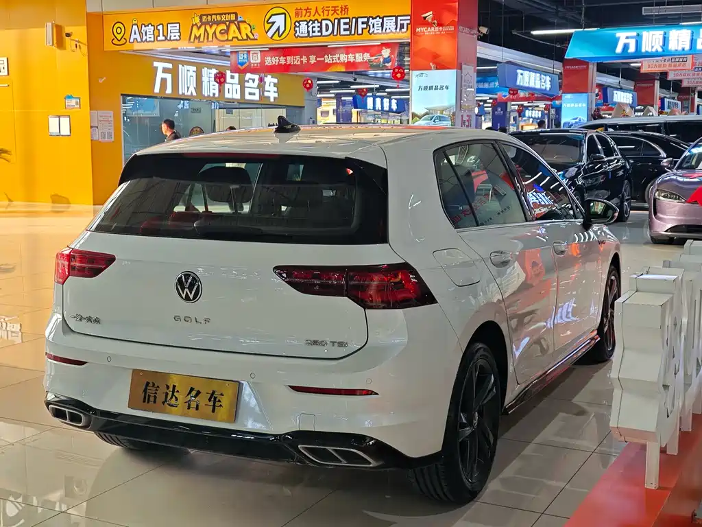 VOLKSWAGEN GOLF