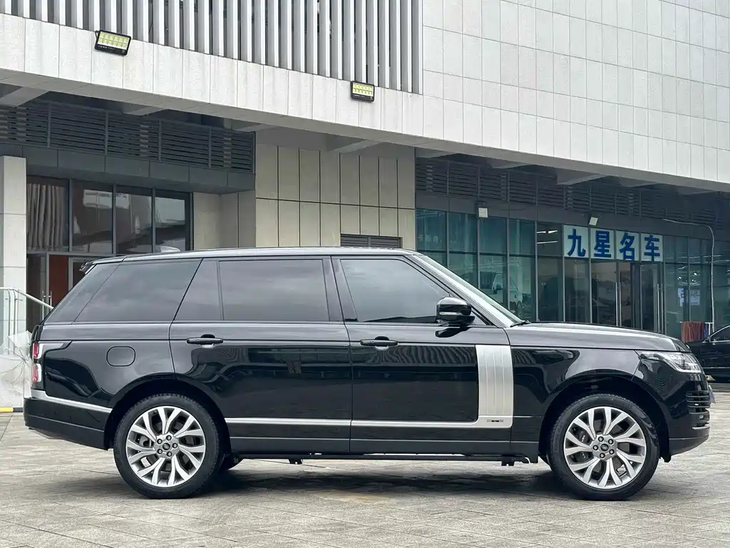 Land Rover Range Rover — миниатюра 4