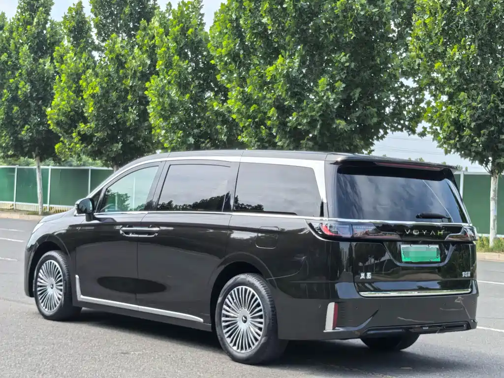 Voyah Dreamer PHEV 4WD Flagship Kunpeng Edition, фото 6