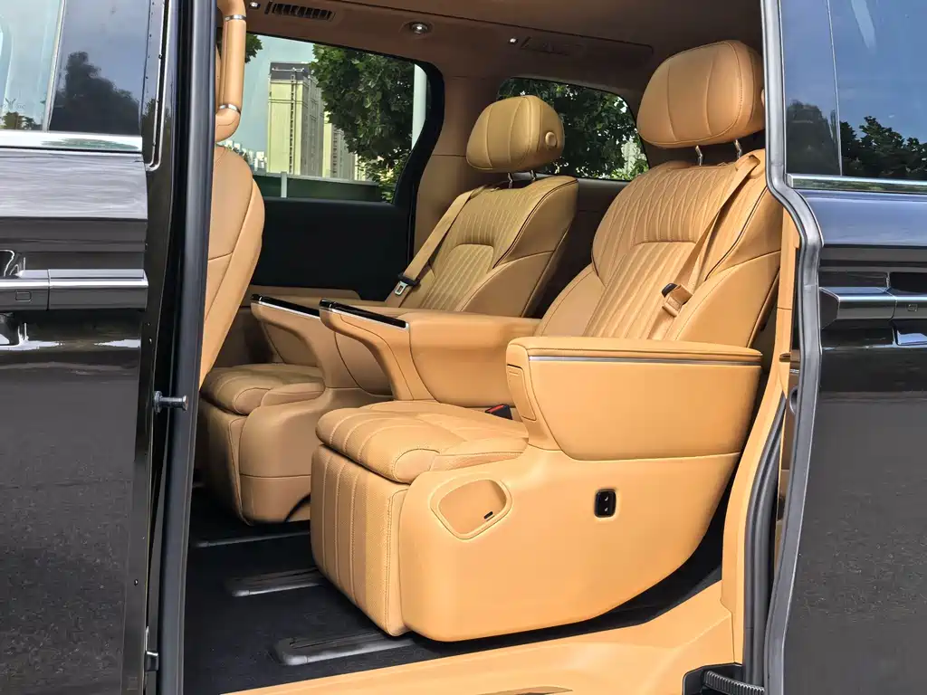 Voyah Dreamer PHEV 4WD Flagship Kunpeng Edition, фото 16