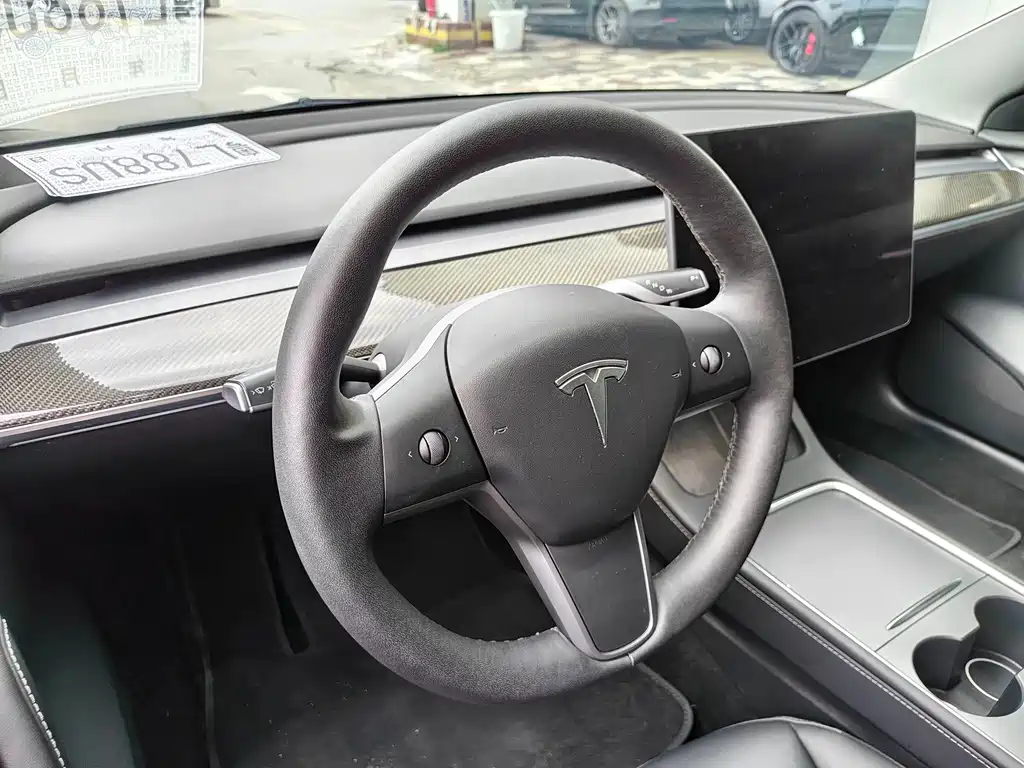 Tesla Model 3 — миниатюра 11