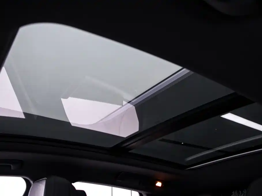 Porsche Macan — миниатюра 11