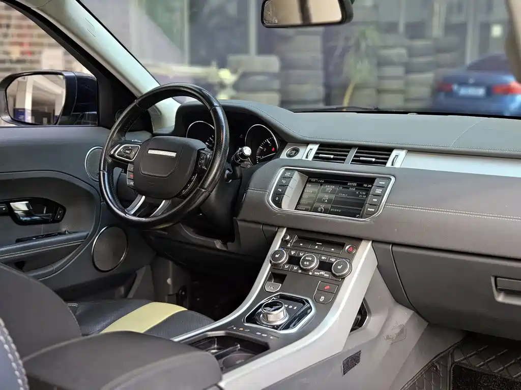 Land Rover Evoque (Import) — миниатюра 12