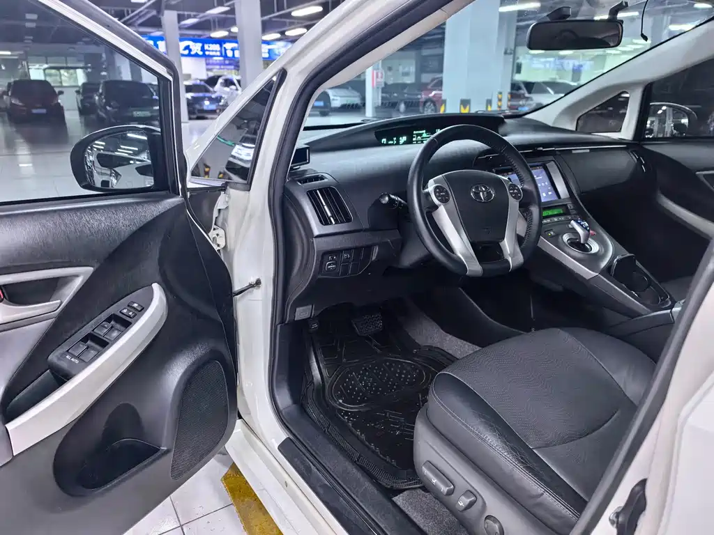 Toyota Prius — миниатюра 4