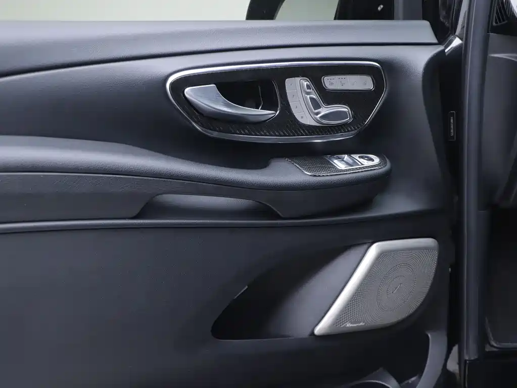 MERCEDES-BENZ V CLASS