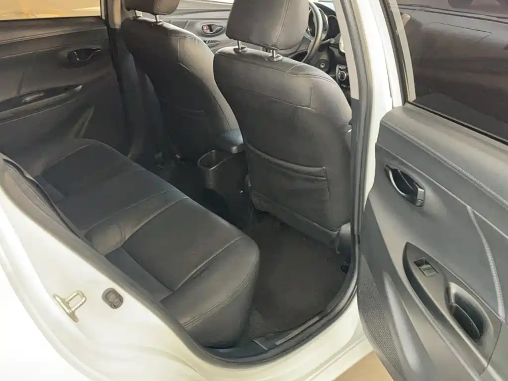 Toyota Yaris L — миниатюра 15