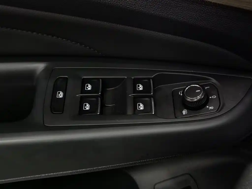 Volkswagen Passat 2020 330TSI Luxury VI
