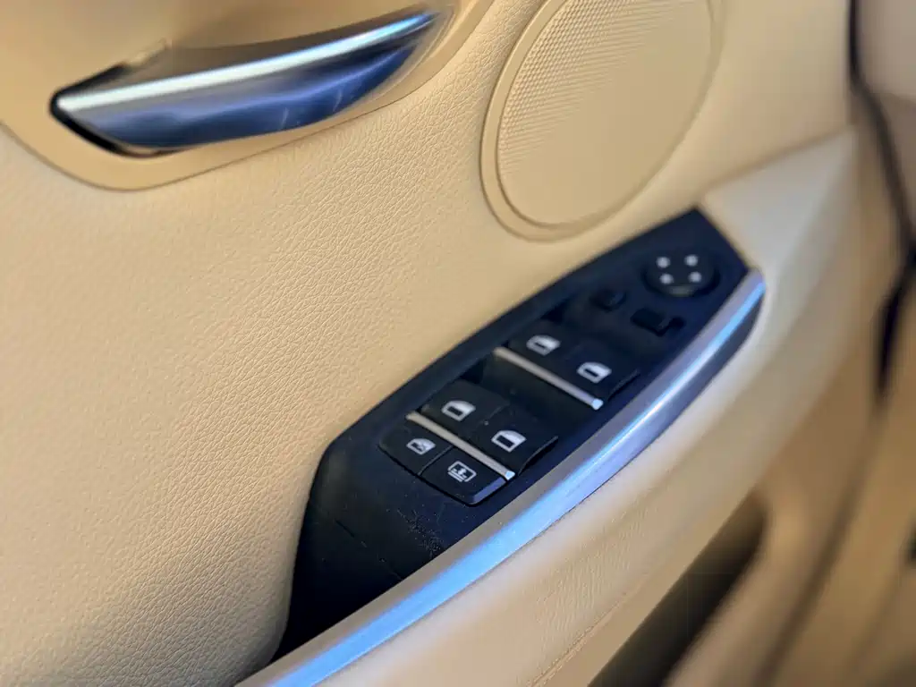 BMW 5 Series GT — миниатюра 14