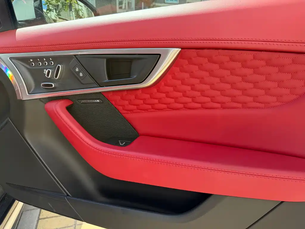 Jaguar F-TYPE — миниатюра 7