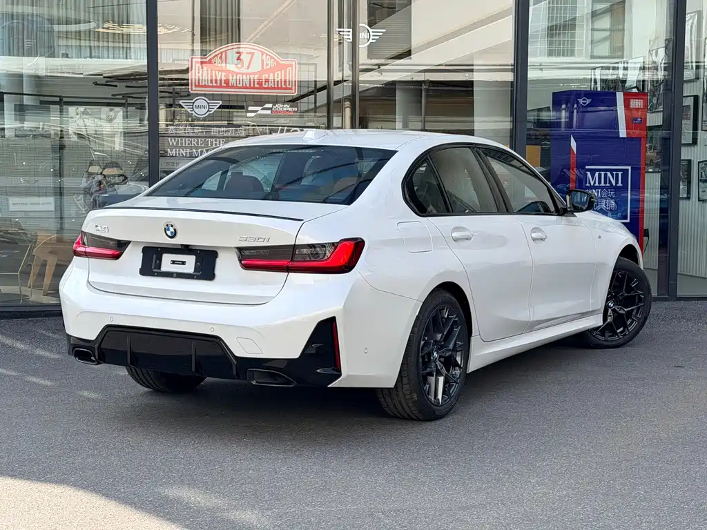BMW 3 Series — миниатюра 3