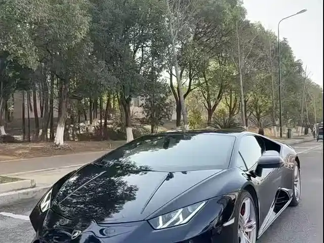 LAMBORGHINI HURACÁN