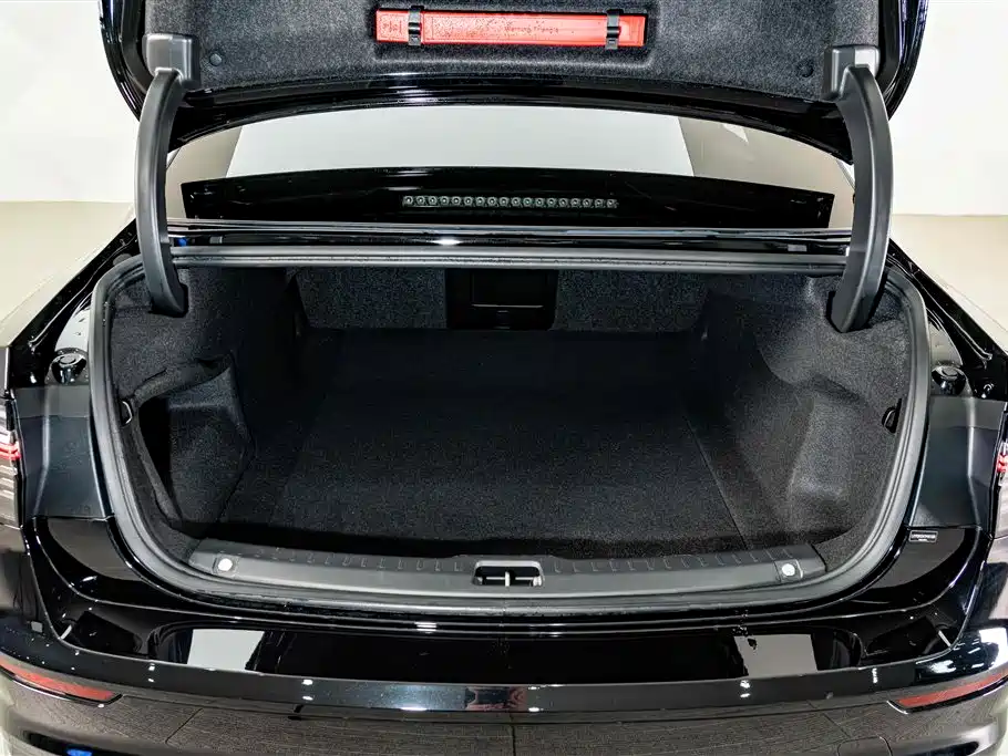 Volvo S90 — миниатюра 24