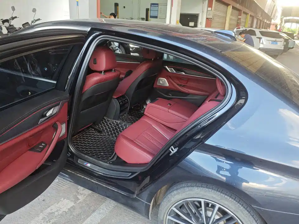 BMW 5 Series — миниатюра 6