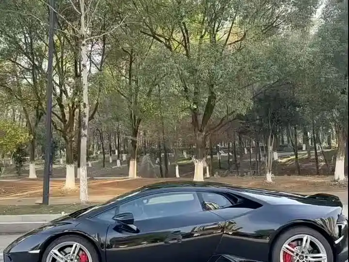 LAMBORGHINI HURACÁN