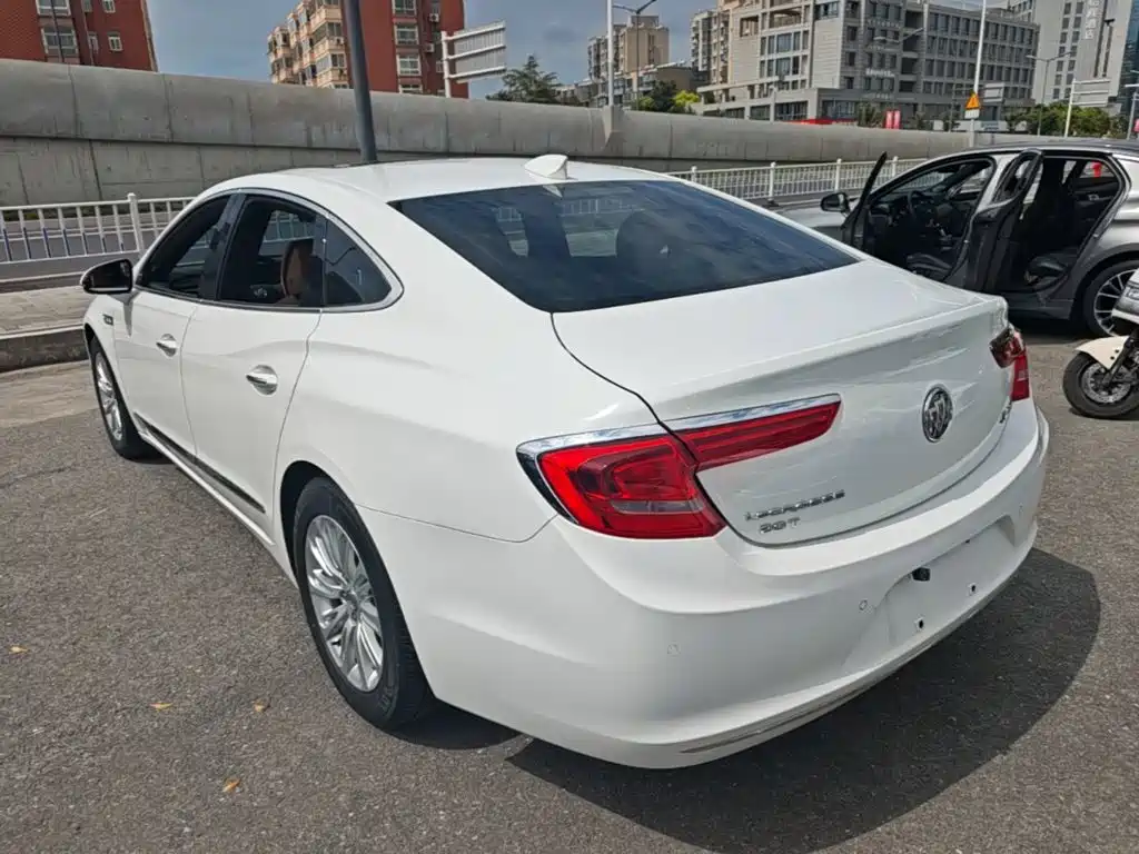 Buick LaCrosse — миниатюра 5