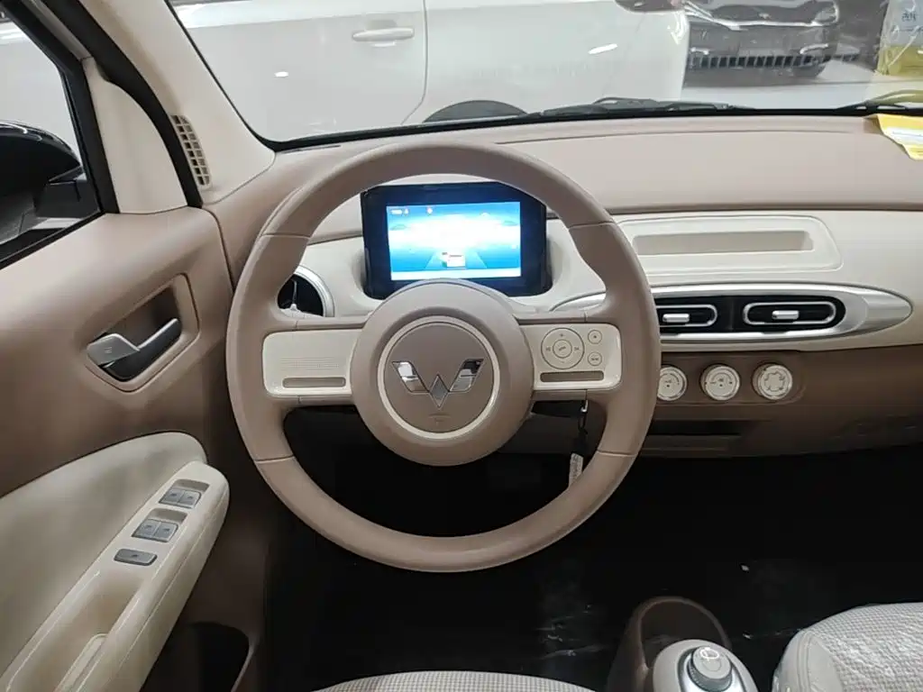 Wuling MINIEV — миниатюра 11