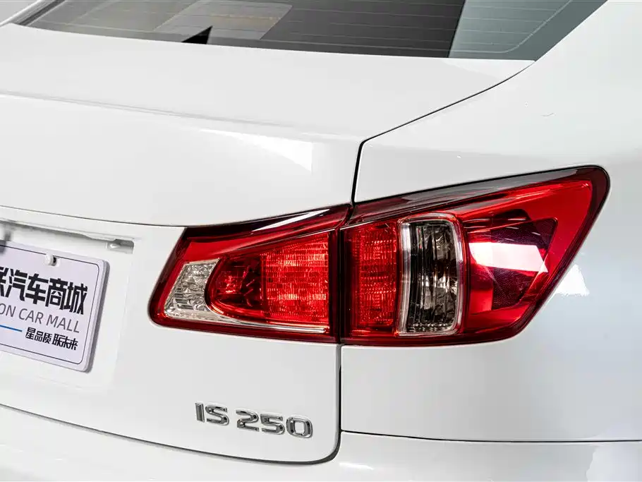 Lexus IS — миниатюра 8