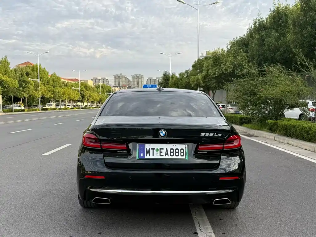 BMW 5 Series New Energy — миниатюра 8